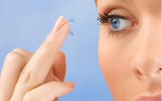 爱如久隐形眼镜怎么样，爱如久美瞳好不好