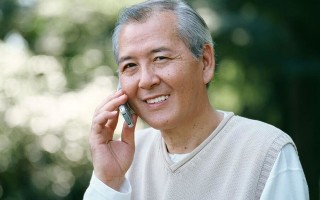 老年人佩戴什么眼镜，老年人佩戴什么眼镜好