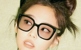 有什么眼镜显脸小，有什么眼镜显脸小的